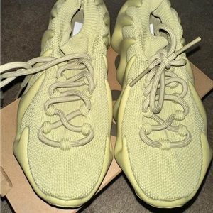 Yeezy 450 resin size 5